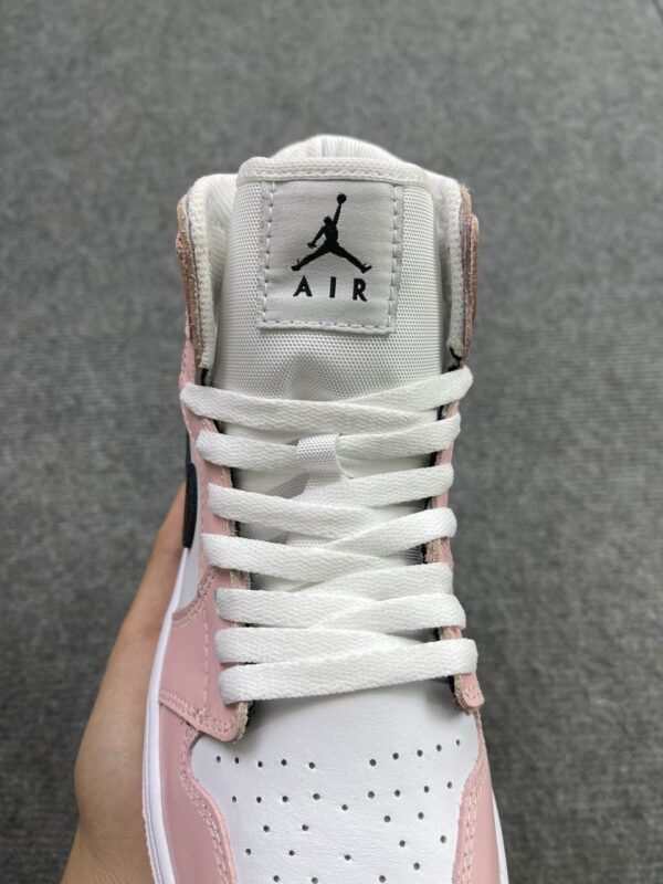 Giày Nike Air Jordan hồng baby rep 11 hình 4